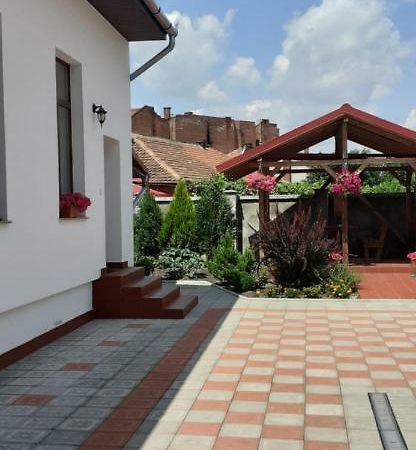 Hotel La Principessa à Oradea Extérieur photo